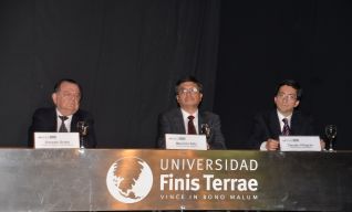 Dr. Gonzalo Grebe (Director Dirección de Postgrados, UFT)
Dr. Mauricio Soto (Vicedecano Facultad de Medicina) 
Klgo. Claudio Villagran S. (Director Escuela de Kinesiología) 